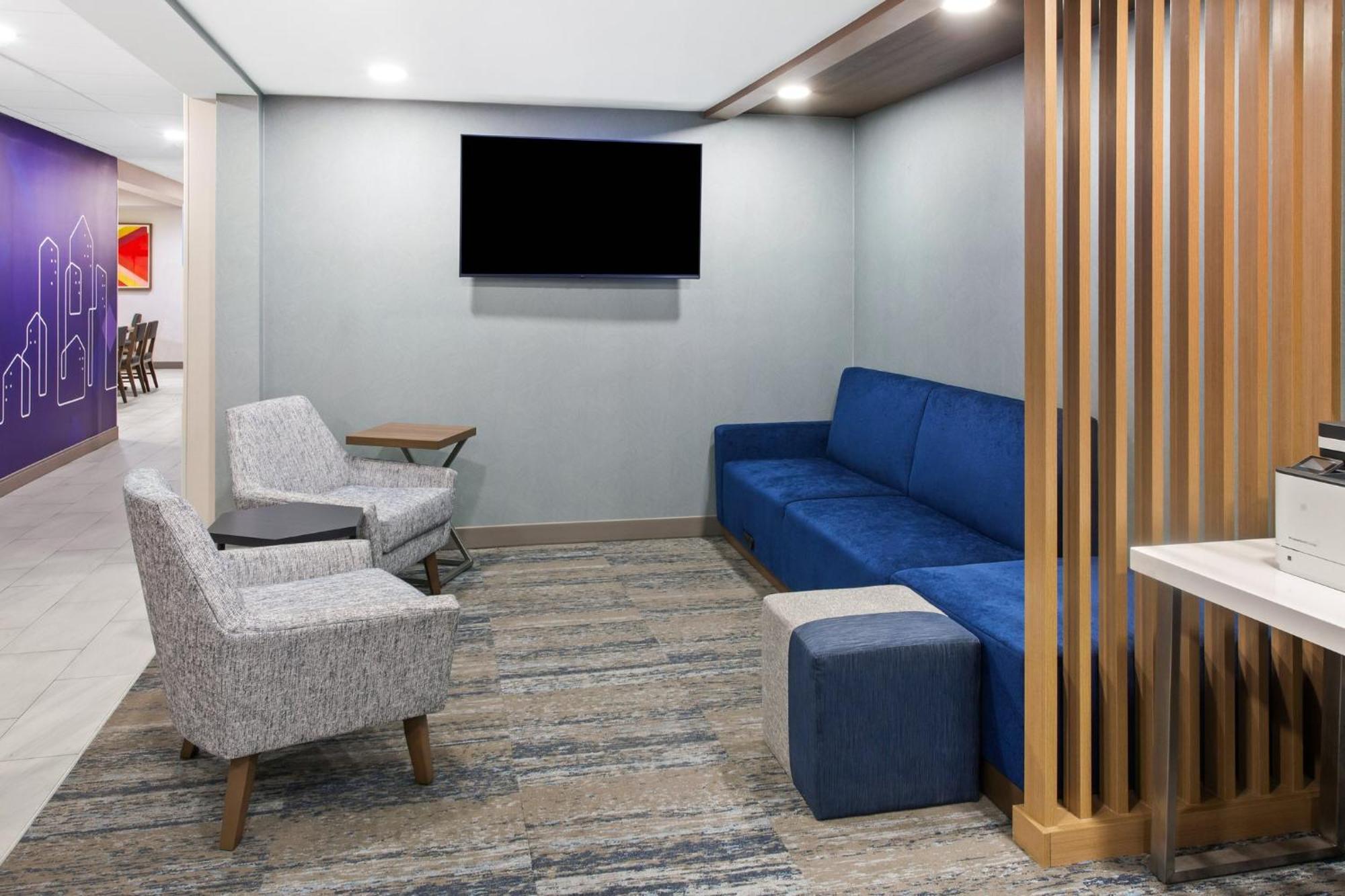 Holiday Inn Express Cleveland Airport - Brook Park By Ihg Luaran gambar