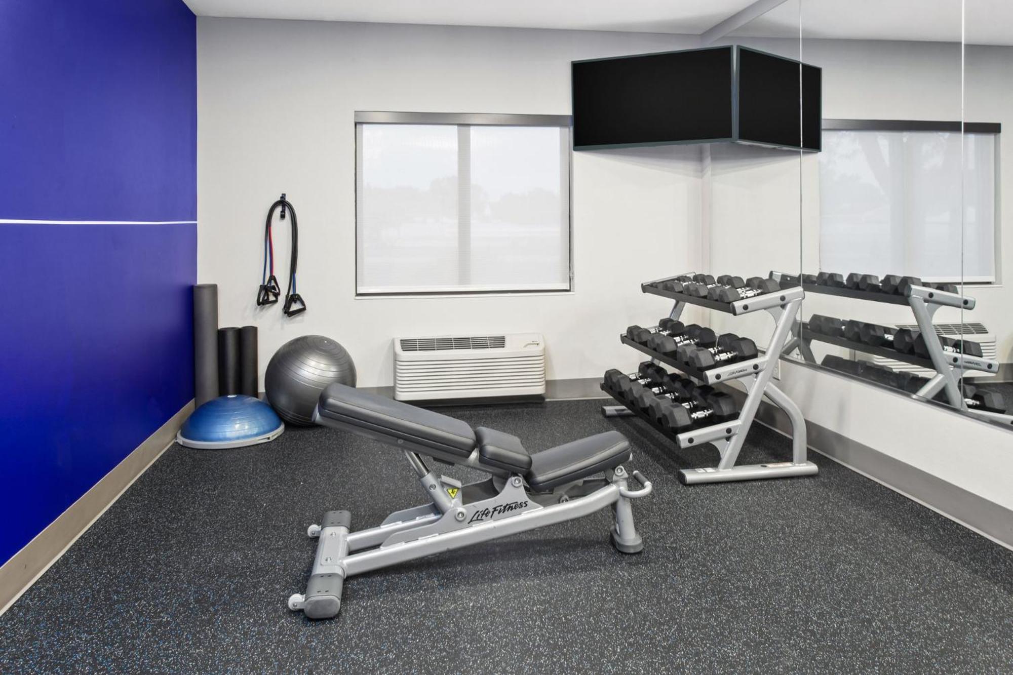 Holiday Inn Express Cleveland Airport - Brook Park By Ihg Luaran gambar