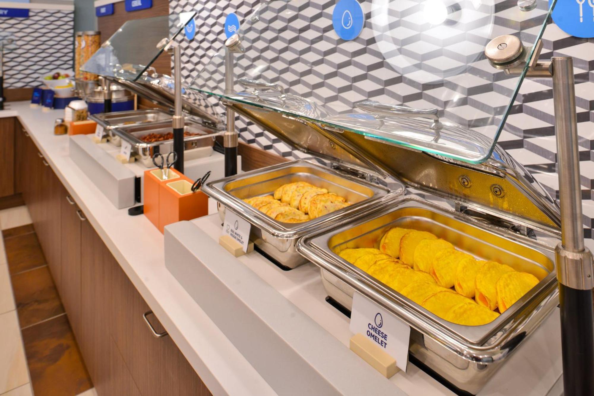 Holiday Inn Express Cleveland Airport - Brook Park By Ihg Luaran gambar