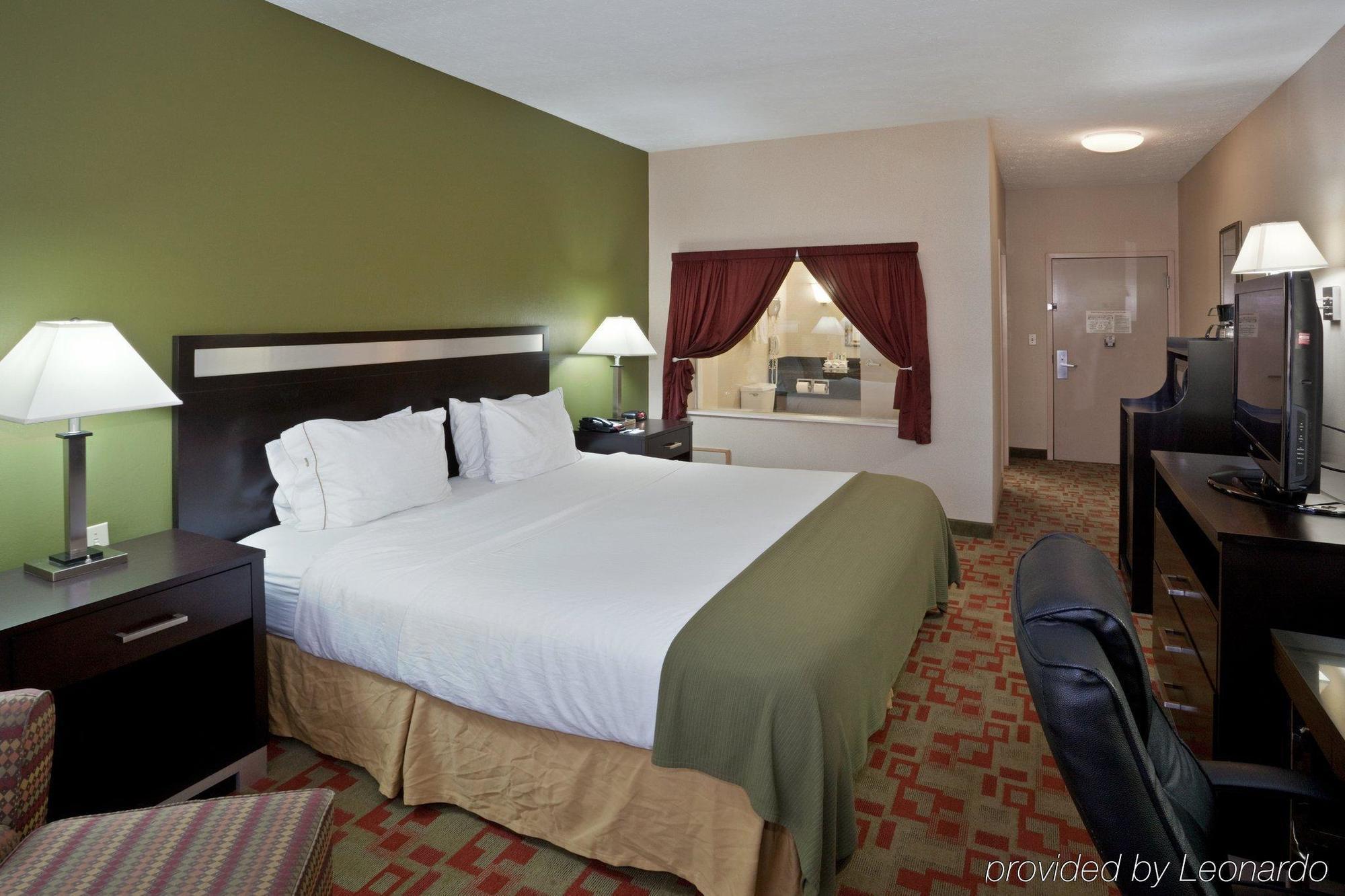 Holiday Inn Express Cleveland Airport - Brook Park By Ihg Bilik gambar
